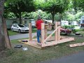 (116) 2007 Une catapulte au camping